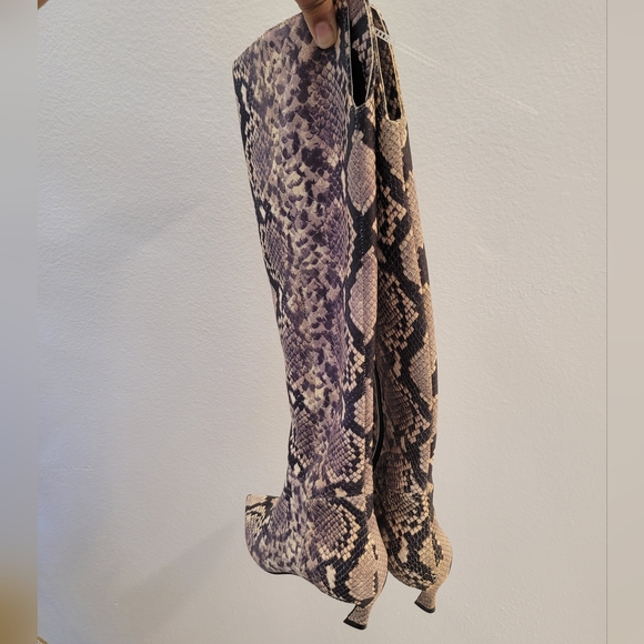 Gianni Bini Beige and Black Heeled Boots Size 7M - Picture 3 of 12